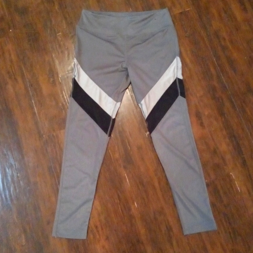 BCBGMaxAzria Grey & Black Color Block Performance Leggings Size Large